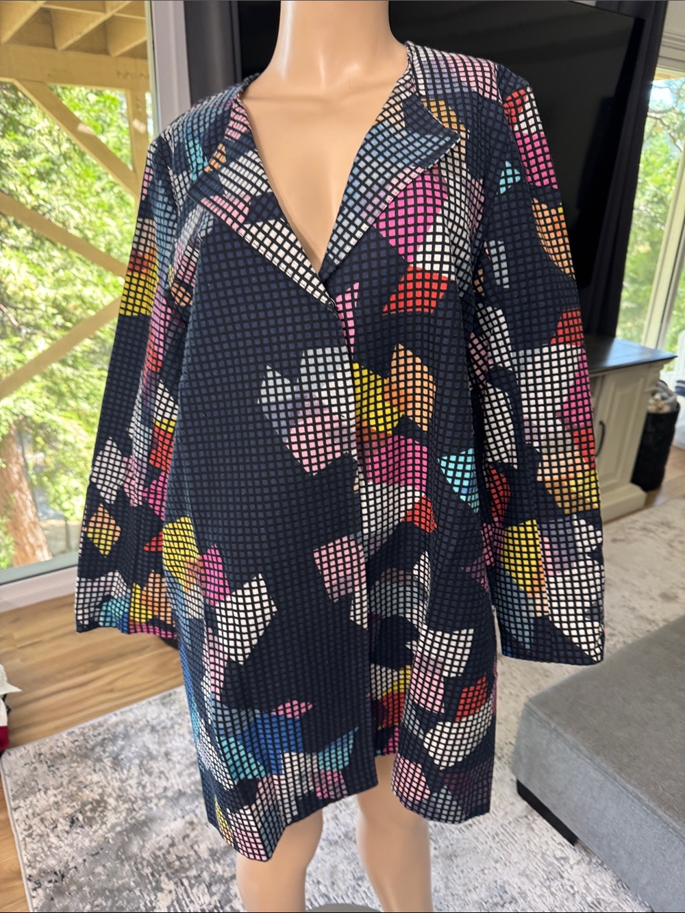 Trina Turk Black Grid Print Long Jacket with Pink and Blue Blocks

Bag 14